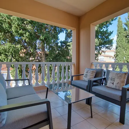 Πανσιόν Diana 41 Beautiful Private In Πάφος
