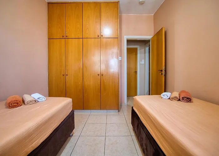 Vendégház Private Room In Shared Apartment Paphos