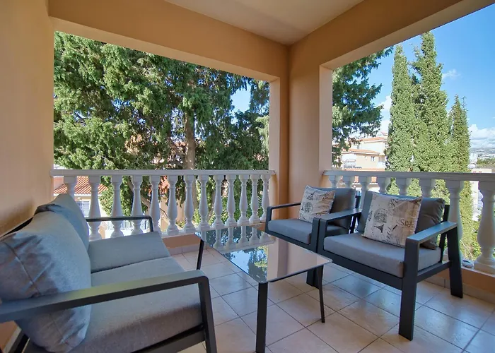 Vendégház Private Room In Shared Apartment Paphos