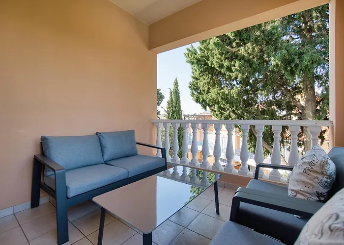 Private Room In Shared Apartment Vendégház